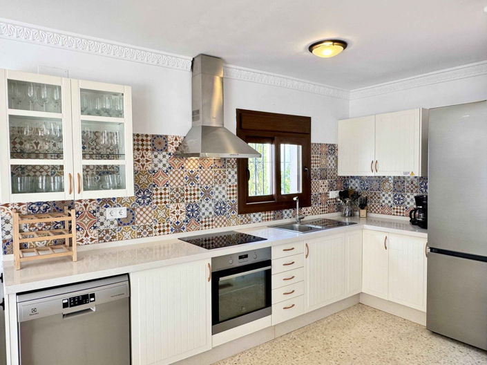 Image No.19-6 Bed Villa for sale