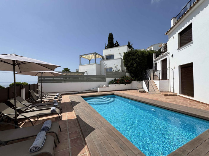 Image No.4-6 Bed Villa for sale
