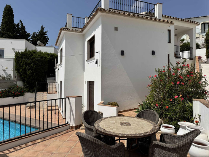 Image No.41-6 Bed Villa for sale