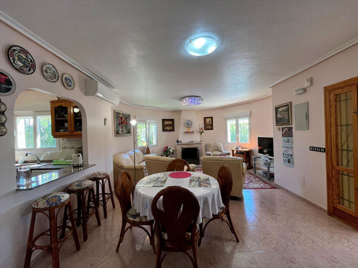 Image No.12-3 Bed Villa for sale