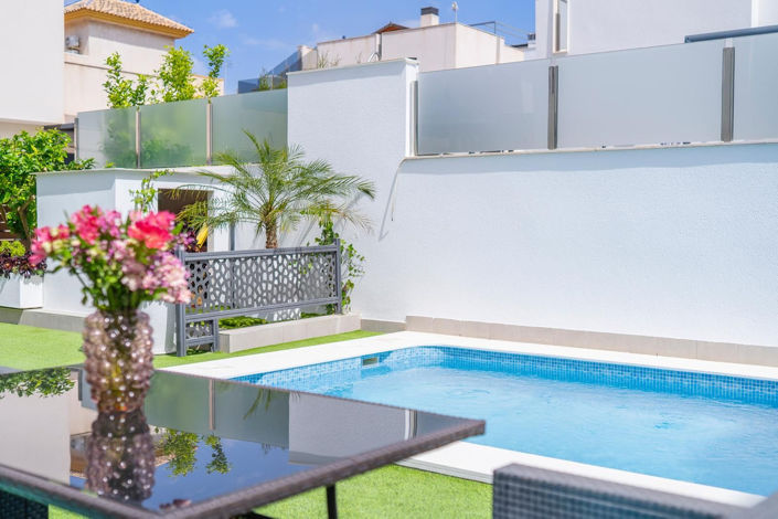 Image No.12-5 Bed Villa for sale