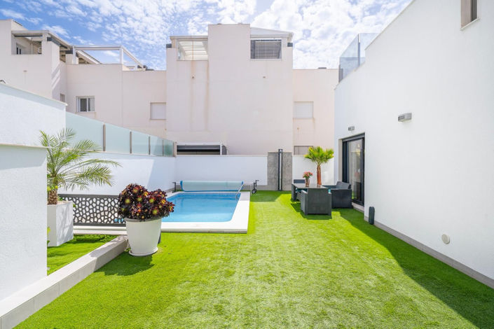 Image No.27-5 Bed Villa for sale