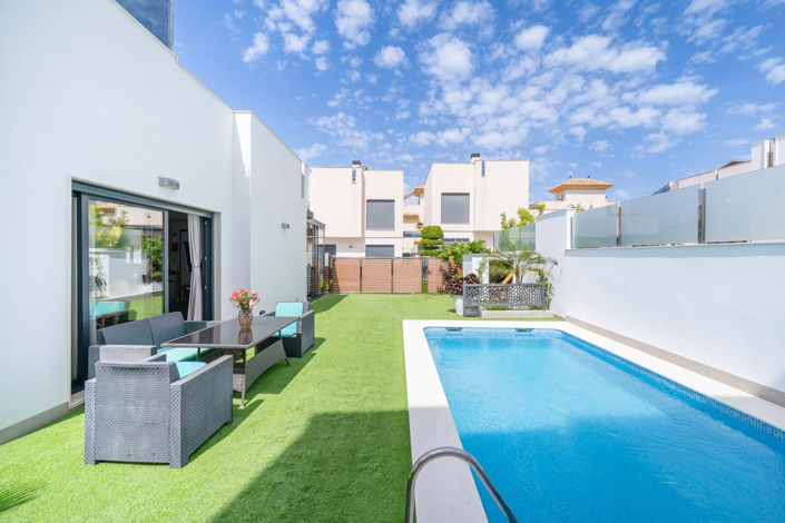 Image No.28-5 Bed Villa for sale