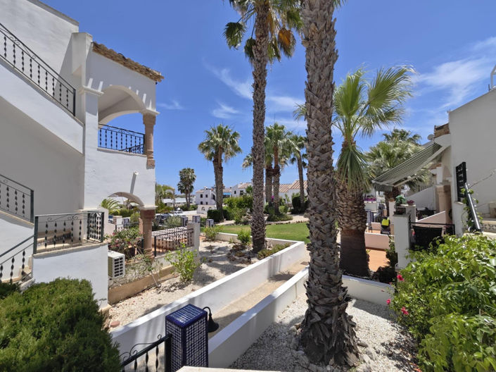 Image No.10-2 Bed Property for sale