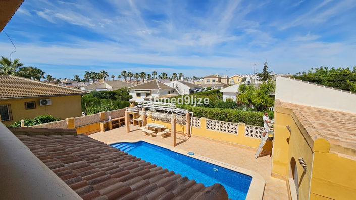 Image No.2-Villa de 6 chambres à vendre à Los Alcázares