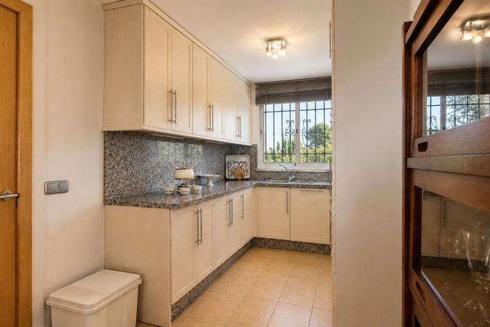 Image No.37-3 Bed Townhouse for sale