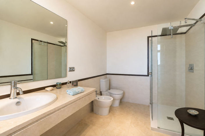 Image No.40-3 Bed Townhouse for sale