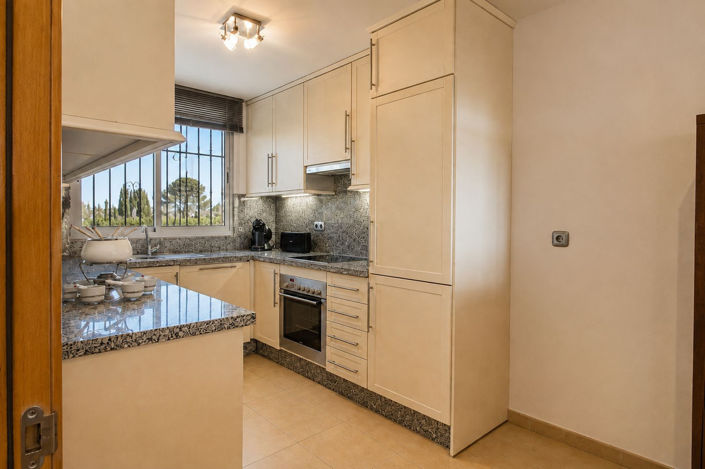 Image No.6-3 Bed Townhouse for sale