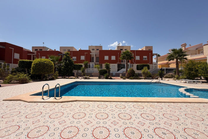 Image No.23-3 Bed Townhouse for sale