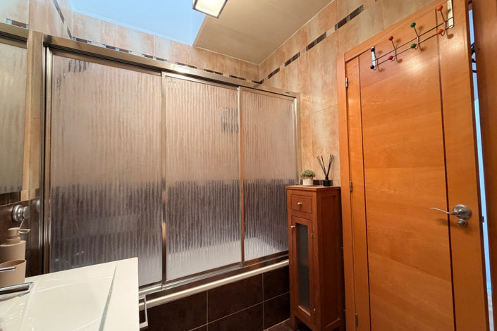 Image No.27-3 Bed Townhouse for sale
