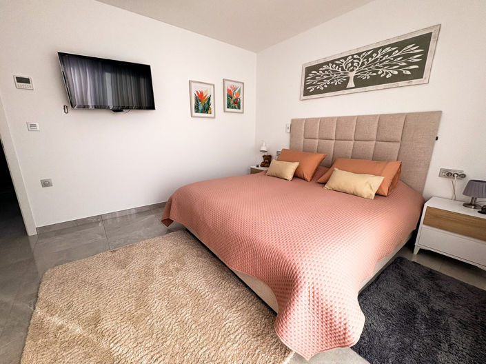 Image No.17-3 Bed Semi-Detached for sale