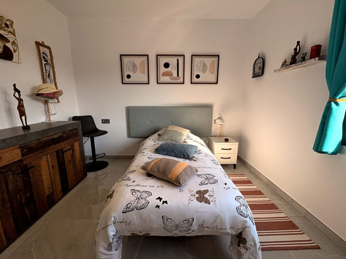 Image No.25-3 Bed Semi-Detached for sale