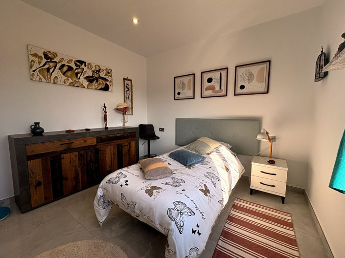 Image No.26-3 Bed Semi-Detached for sale