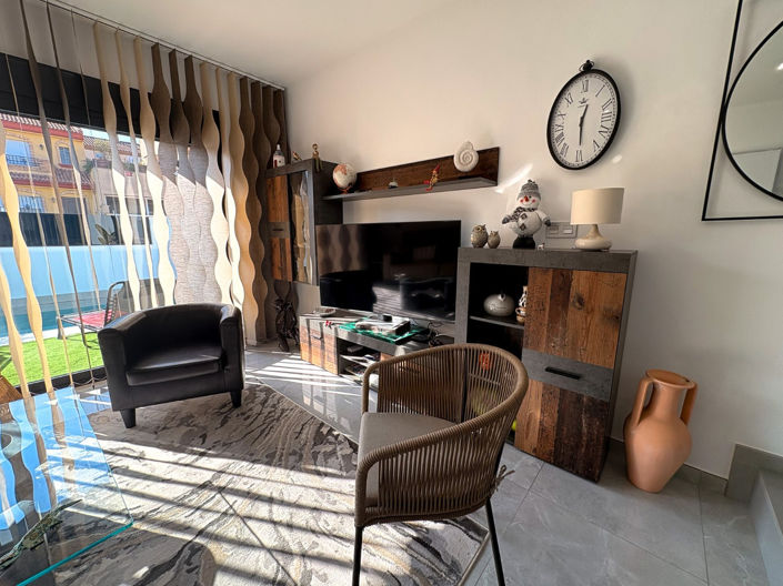Image No.9-3 Bed Semi-Detached for sale
