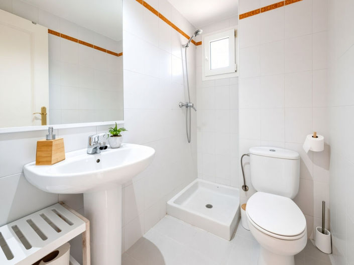 Image No.40-4 Bed Semi-Detached for sale