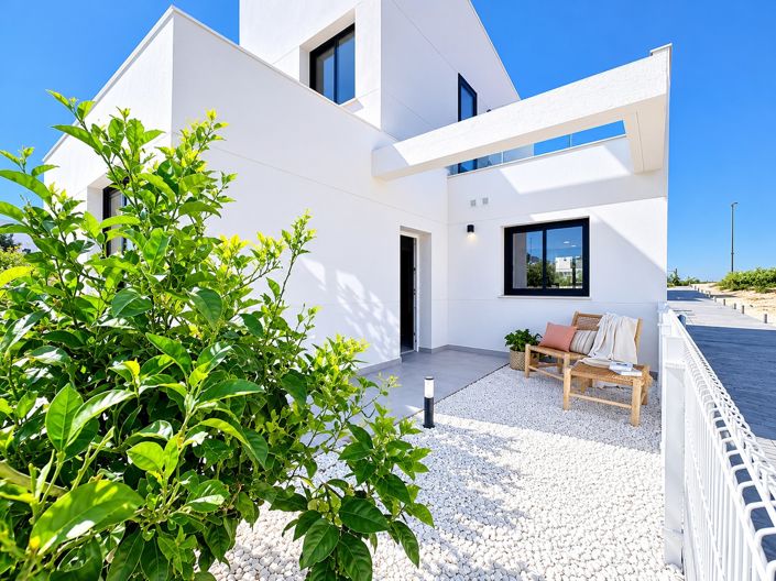 Image No.26-3 Bed Townhouse for sale