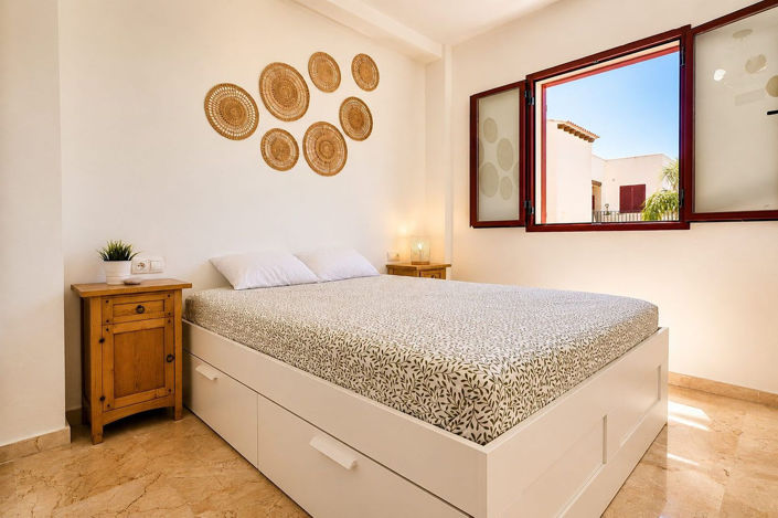 Image No.11-3 Bed Townhouse for sale