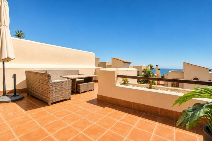 Image No.17-3 Bed Townhouse for sale
