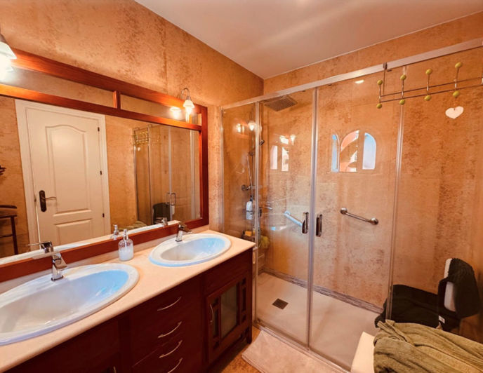 Image No.21-2 Bed Apartment for sale