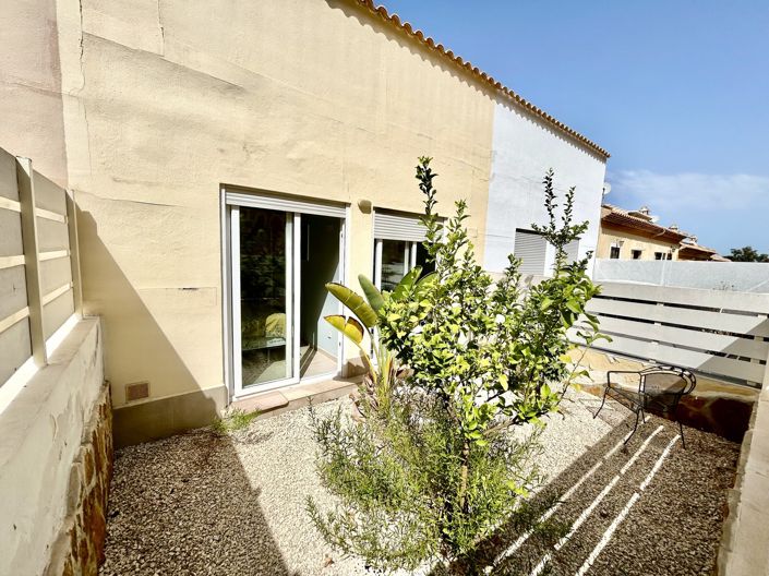 Image No.21-3 Bed Townhouse for sale