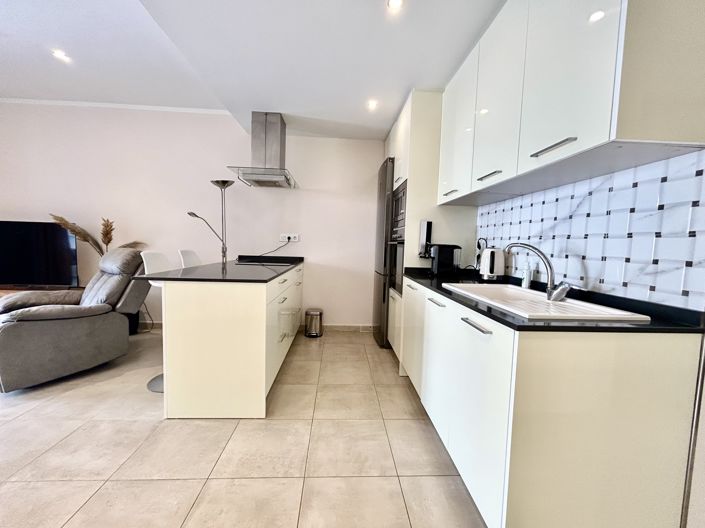 Image No.7-3 Bed Townhouse for sale