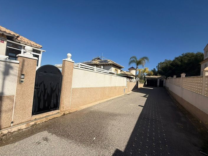 Image No.3-5 Bed Villa for sale