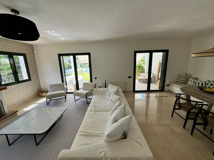Image No.9-4 Bed Semi-Detached for sale