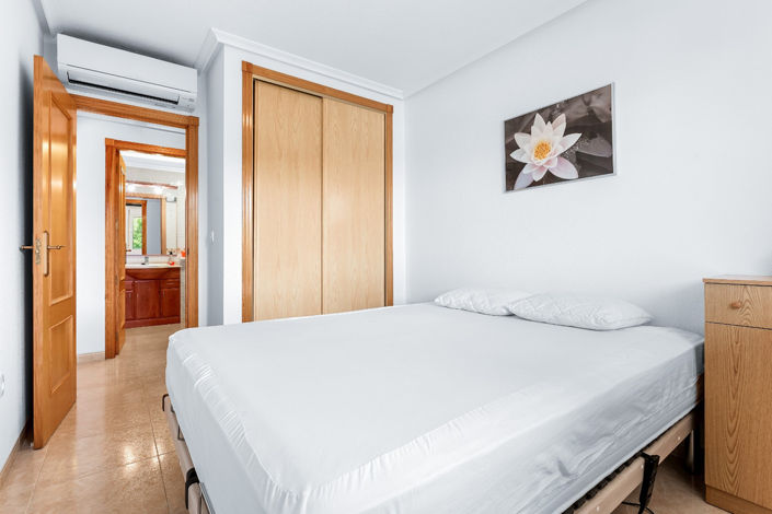 Image No.20-2 Bed Apartment for sale
