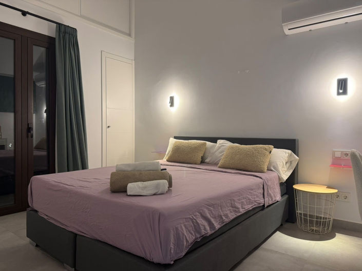 Image No.24-3 Bed Property for sale