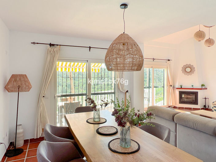 Image No.11-4 Bed Townhouse for sale