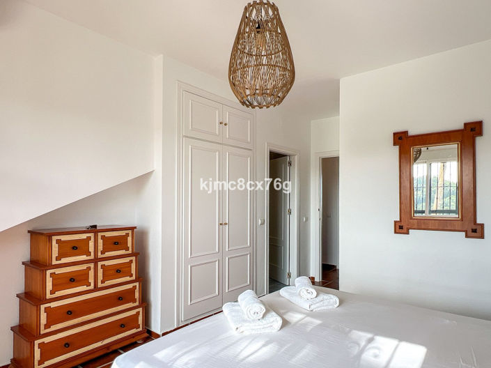 Image No.30-4 Bed Townhouse for sale