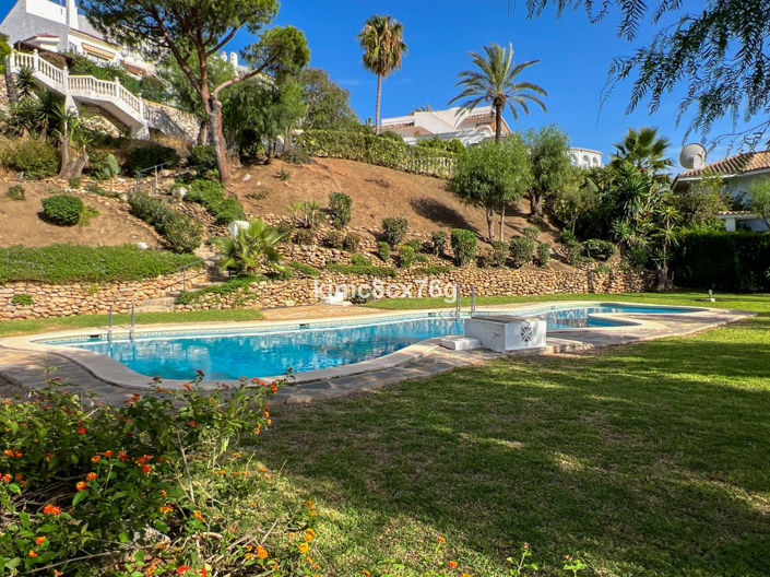 Image No.48-4 Bed Townhouse for sale