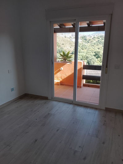 Image No.14-3 Bed Semi-Detached for sale