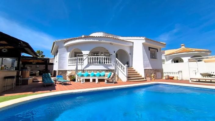 3 Bedroom Villa with Pool, Jacuzzi & Garden