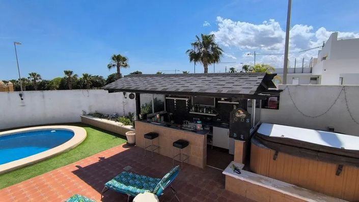 Image No.2-3 Bed Villa for sale
