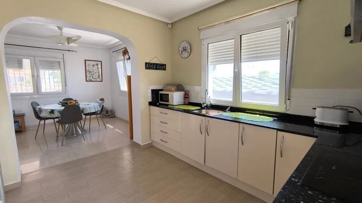 Image No.9-3 Bed Villa for sale