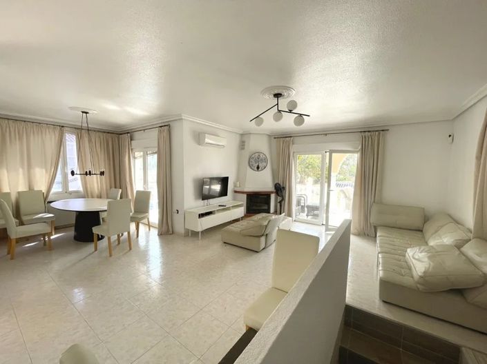 Image No.10-4 Bed Villa for sale