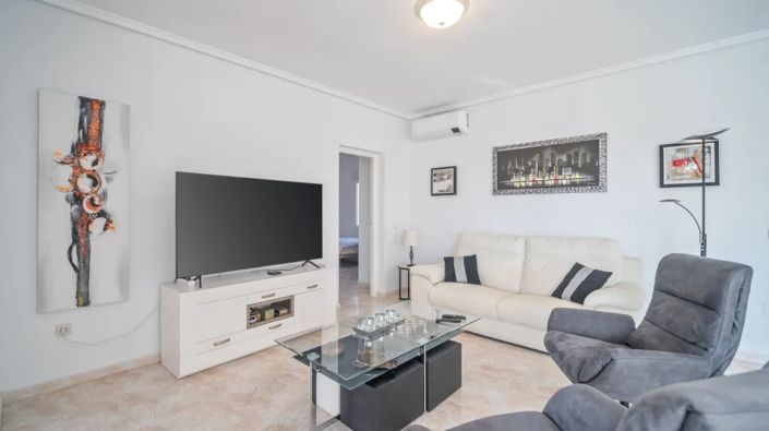 Image No.3-3 Bed Villa for sale