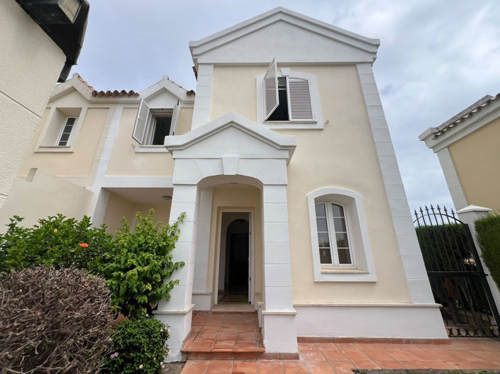 Image No.14-3 Bed Semi-Detached for sale