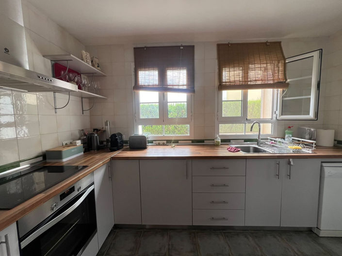 Image No.22-3 Bed Semi-Detached for sale