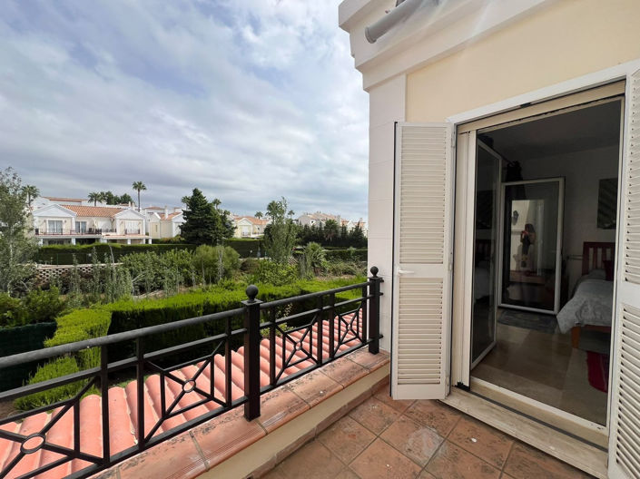 Image No.32-3 Bed Semi-Detached for sale