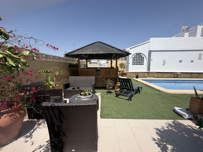 Image No.2-4 Bed Villa for sale