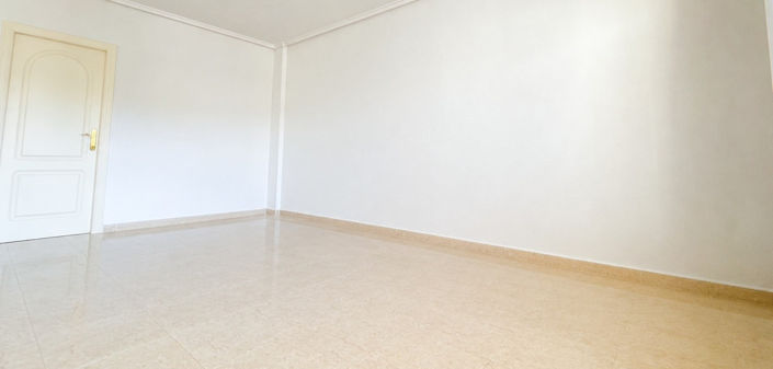 Image No.7-3 Bed Townhouse for sale