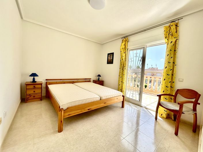 Image No.22-3 Bed Townhouse for sale
