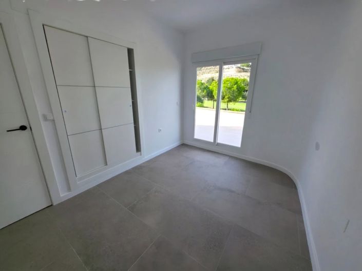 Image No.14-3 Bed Apartment for sale