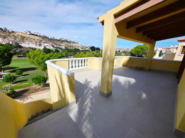 Image No.25-3 Bed Apartment for sale