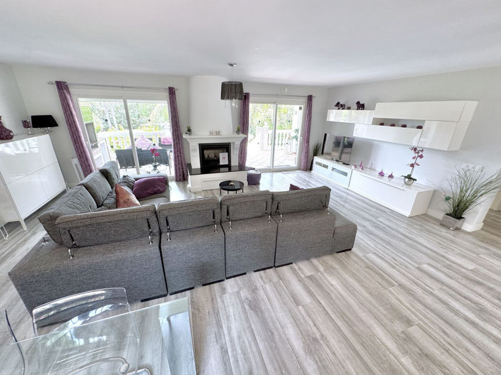 Image No.8-6 Bed Villa for sale