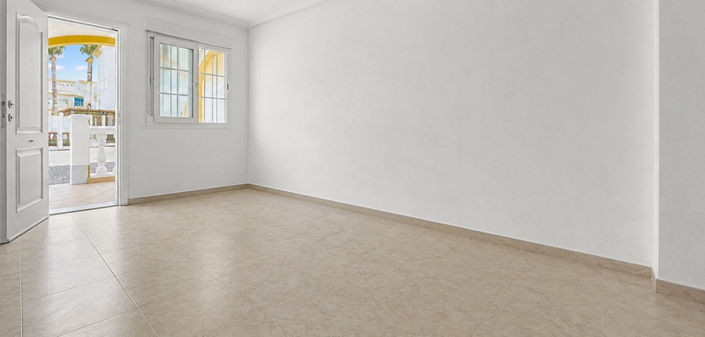 Image No.7-2 Bed Townhouse for sale