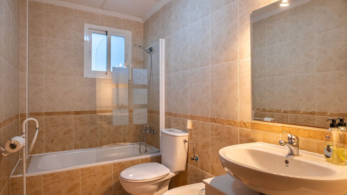 Image No.18-2 Bed Apartment for sale