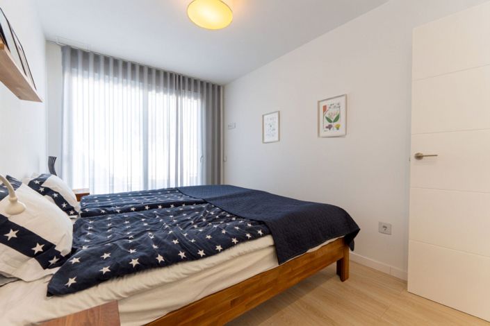 Image No.19-2 Bed Semi-Detached for sale